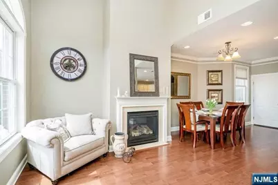 19 Ashley Court, Hawthorne, NJ 07506 - Photo 4