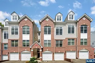 19 Ashley Ct, Hawthorne, NJ 07506 - Photo 1