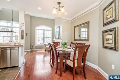 19 Ashley Court, Hawthorne, NJ 07506 - Photo 2