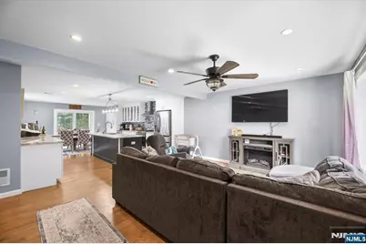 42 Wells Court, Bloomfield, NJ 07003 - Photo 6