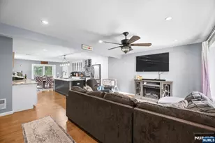 42 Wells Ct, Bloomfield, NJ 07003 - Photo 6