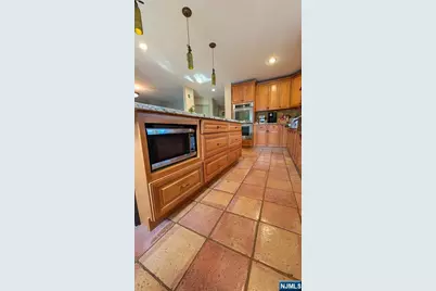 616 Hackensack Street, Carlstadt, NJ 07072 - Photo 12