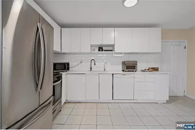 323 John Street, Harrison, NJ 07029 - Photo 6