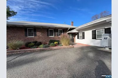 393 Crescent Avenue L #L, Wyckoff Township, NJ 07481 - Photo 2