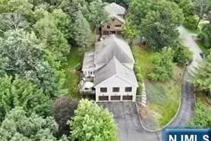 60 Ivy Pl, Wayne, NJ 07470 - Photo 1