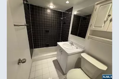 1203 River Road 17G #17G, Edgewater, NJ 07020 - Photo 10