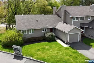 9 Parsons Ct, Mahwah, NJ 07430 - Photo 2
