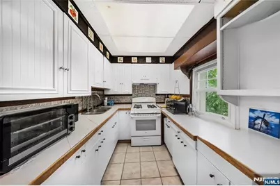 928 Belmont Avenue, Haledon, NJ 07508 - Photo 10