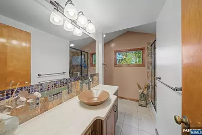 26 Cedar Street, Bergenfield, NJ 07621 - Photo 34