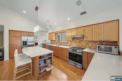 26 Cedar Street, Bergenfield, NJ 07621 - Photo 18