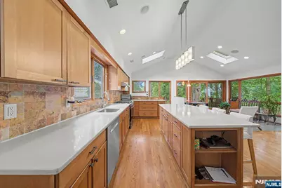 26 Cedar Street, Bergenfield, NJ 07621 - Photo 12