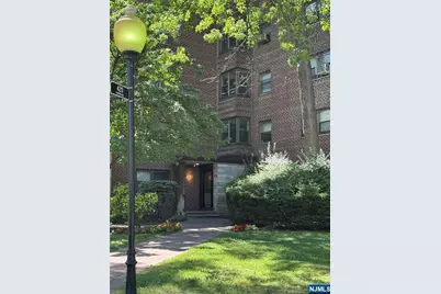 420 Fairview Avenue, Fort Lee, NJ 07024 - Photo 2