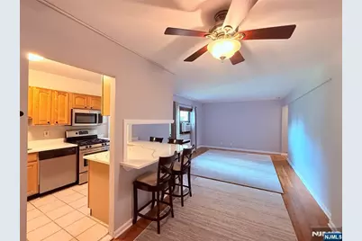 3020 Edwin Avenue 2C #2C, Fort Lee, NJ 07024 - Photo 4