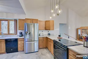 16 Sky Top Rd, Lebanon Township, NJ 07865 - Photo 18
