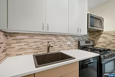 7004 Boulevard East 28C #28C, Guttenberg, NJ 07093 - Photo 10