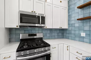 478 Buffalo Ct 478, West New York, NJ 07093 - Photo 8