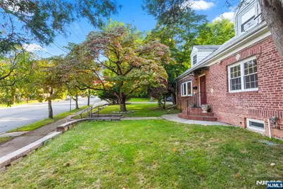 558 Broad Avenue, Leonia, NJ 07605 - Photo 24