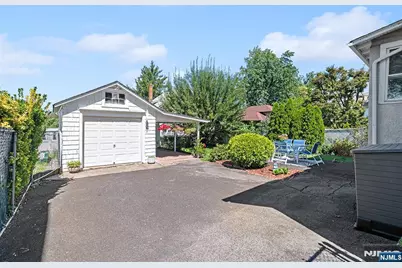 433 Stuyvesant Avenue, Lyndhurst Township, NJ 07071 - Photo 22