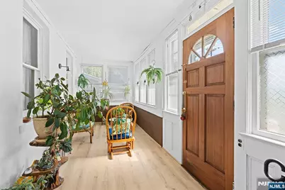 433 Stuyvesant Avenue, Lyndhurst Township, NJ 07071 - Photo 6
