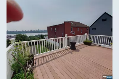 190 Cedar Street 2nd Fl #2nd Fl, Cliffside Park, NJ 07010 - Photo 2