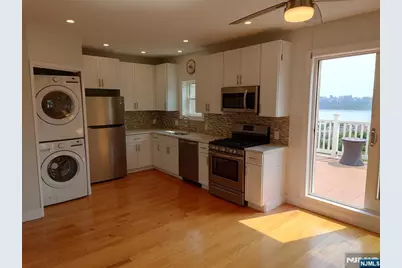 190 Cedar Street 2nd Fl #2nd Fl, Cliffside Park, NJ 07010 - Photo 6