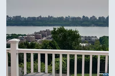 190 Cedar Street 2nd Fl #2nd Fl, Cliffside Park, NJ 07010 - Photo 1