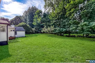 924 Franklin Avenue, Franklin Lakes, NJ 07417 - Photo 28