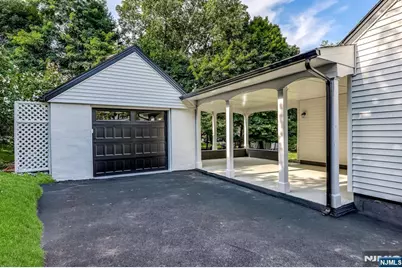 924 Franklin Avenue, Franklin Lakes, NJ 07417 - Photo 4
