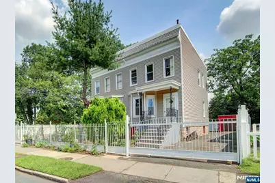 22 Kensington Place, East Orange, NJ 07017 - Photo 2