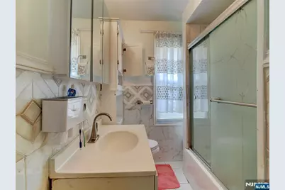 22 Kensington Place, East Orange, NJ 07017 - Photo 12