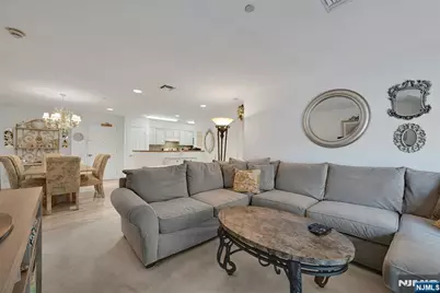 189 Forest Avenue 411 #411, Paramus, NJ 07652 - Photo 10