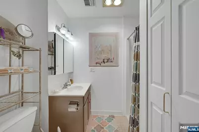 189 Forest Avenue 411 #411, Paramus, NJ 07652 - Photo 14
