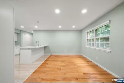 337 Fort Lee Road 1D #1D, Leonia, NJ 07605 - Photo 4