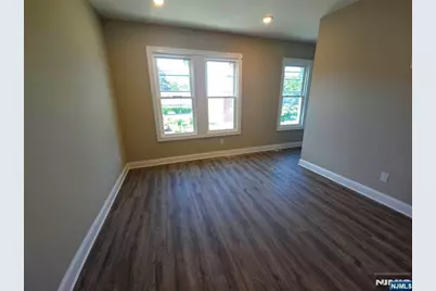 182 Chestnut Street 2R #2R, Nutley, NJ 07110 - Photo 4