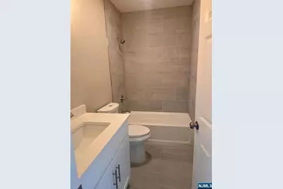182 Chestnut Street 2R #2R, Nutley, NJ 07110 - Photo 8