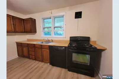 33 N Maple Avenue Apt 1 Left #Apt 1 Left, Park Ridge, NJ 07656 - Photo 18