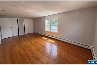 151 Lee Street 2nd Fl #2nd Fl, Elmwood Park, NJ 07407 - Photo 8