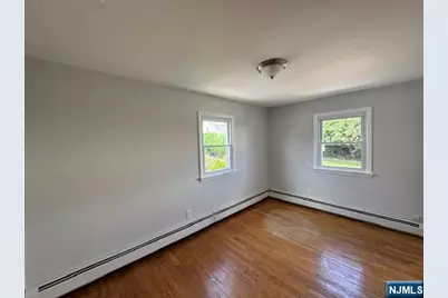 151 Lee Street 2nd Fl #2nd Fl, Elmwood Park, NJ 07407 - Photo 10