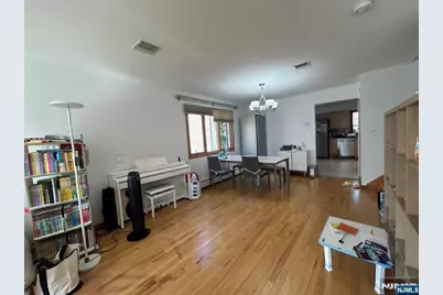 1611A Gerome Avenue A #A, Fort Lee, NJ 07024 - Photo 4