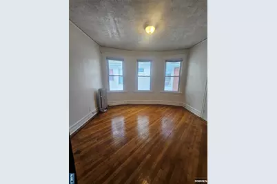 275 S Burnett Street 2 #2, East Orange, NJ 07018 - Photo 4