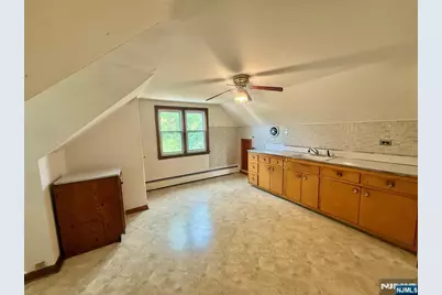 333 Kingsland Avenue, Lyndhurst Township, NJ 07071 - Photo 24