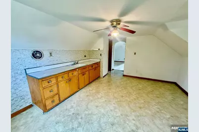 333 Kingsland Avenue, Lyndhurst Township, NJ 07071 - Photo 22