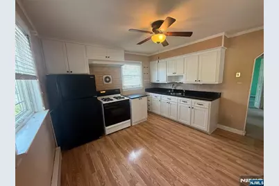 333 Kingsland Avenue, Lyndhurst Township, NJ 07071 - Photo 12