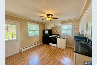 333 Kingsland Avenue, Lyndhurst Township, NJ 07071 - Photo 10