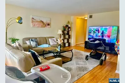 610 Anderson 1A #1A, Cliffside Park, NJ 07010 - Photo 2