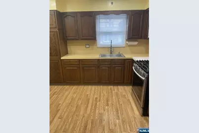 544 6th Street 2nd Floor #2nd floor, Palisades Park, NJ 07650 - Photo 6
