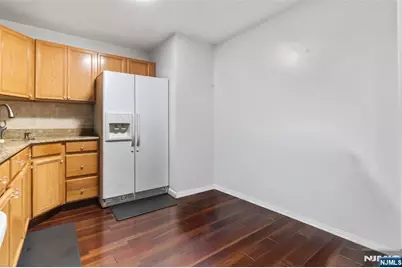 395 College Drive 395 #395, Edison, NJ 08817 - Photo 10