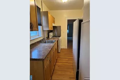 100 S Washington Avenue 3 #3, Bergenfield, NJ 07621 - Photo 2