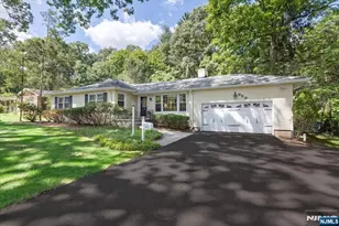 629 Lawlins Rd, Wyckoff Township, NJ 07481 - Photo 1