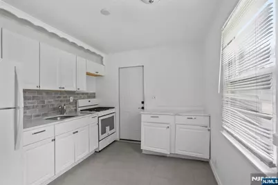 674 Briarcliff Avenue, Maywood, NJ 07607 - Photo 6